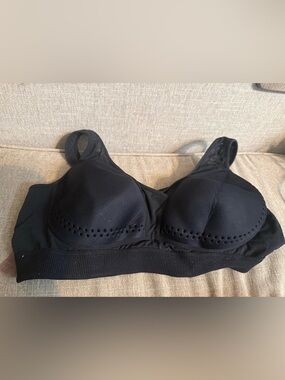 Calia Black Wireless Support Sports Bra